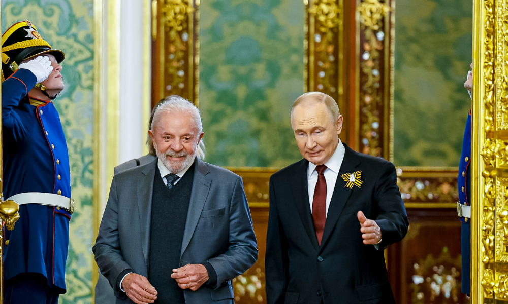 Putin fala com Lula por telefone e compartilha informações sobre reunião com Trump, diz Palácio do Planalto