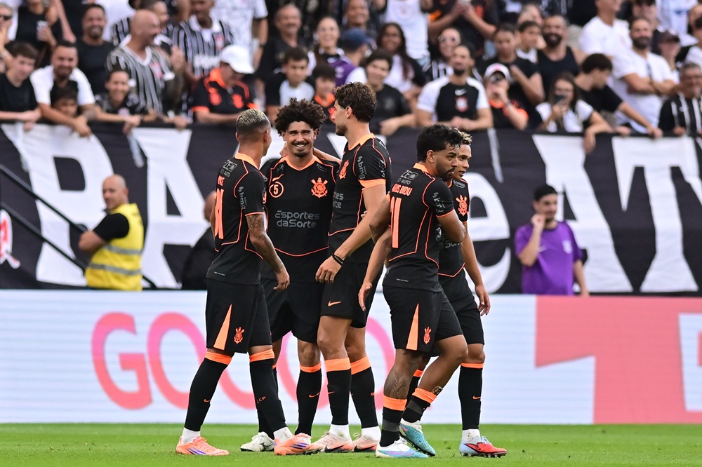Corinthians faz 3 a 0 na Ponte Preta em estreia no Paulistão