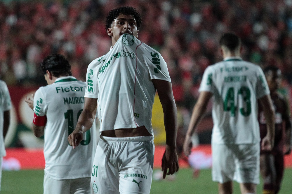 Palmeiras vence Portuguesa na estreia do Paulistão