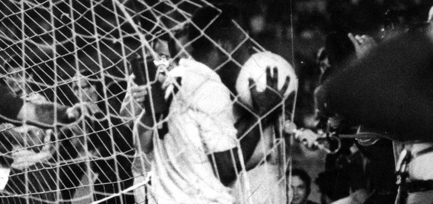 Pelé marca milésimo gol