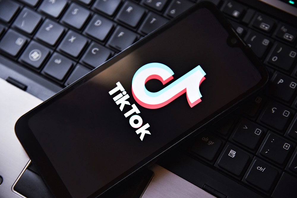 TikTok sob controle dos EUA já enfrenta acusações de censura e vigilância de dados