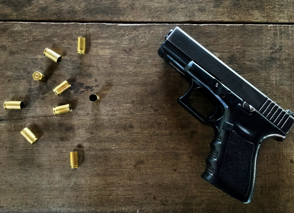 Comissão aprova veto a armas para investigados por agressão a mulheres
