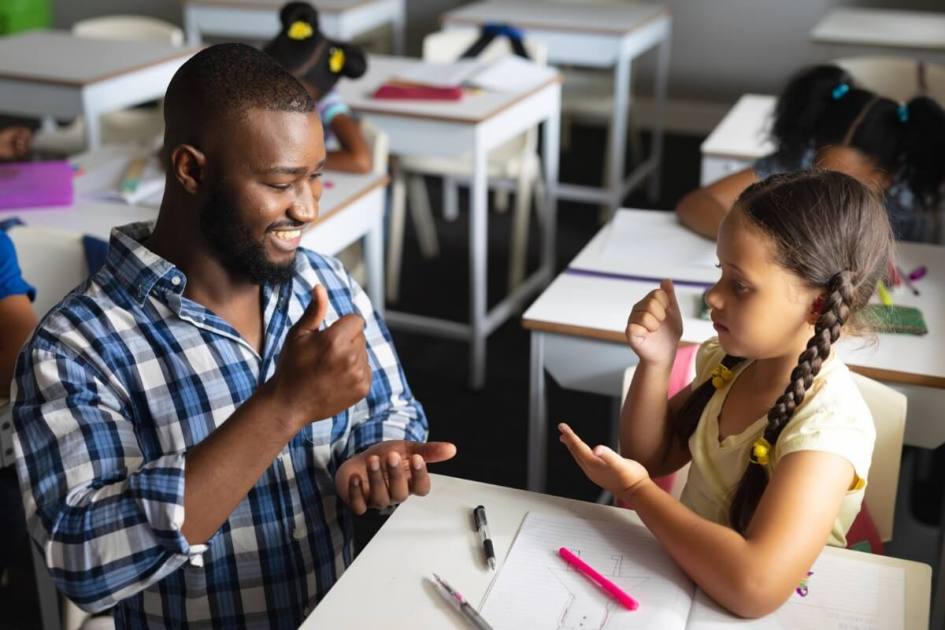 5 atividades para facilitar o ensino de libras na educação infantil