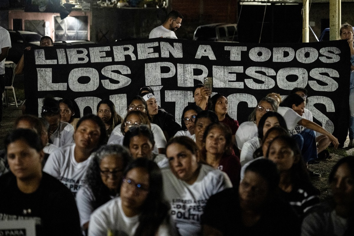 Oposição faz primeira manifestação na Venezuela após queda de Maduro