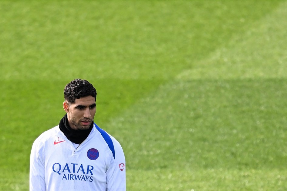 Achraf Hakimi durante treino do PSG