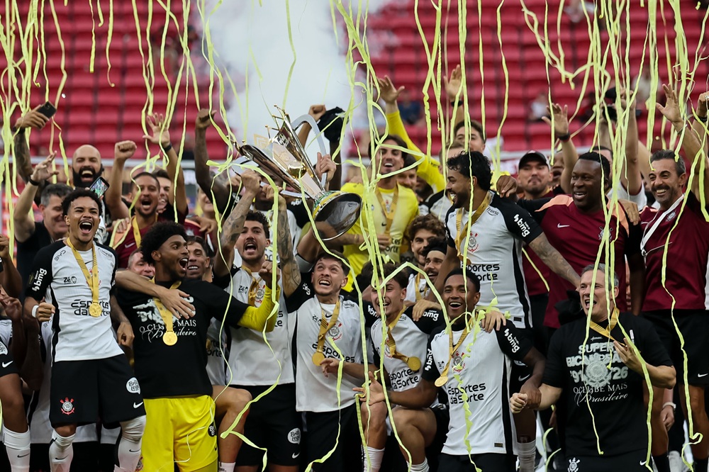 Corinthians é campeão da Supercopa contra o favorito Flamengo