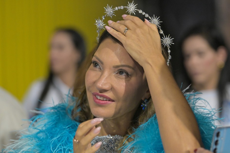 Janja durante desfile da Acadêmicos de NIterói