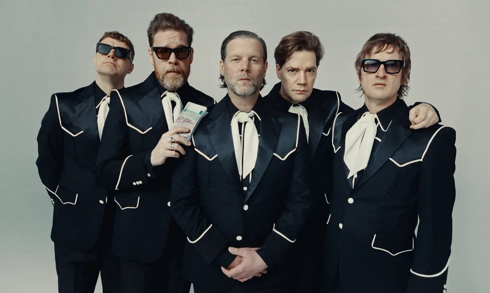 The Hives busca recrutar novos fãs em shows do My Chemical Romance