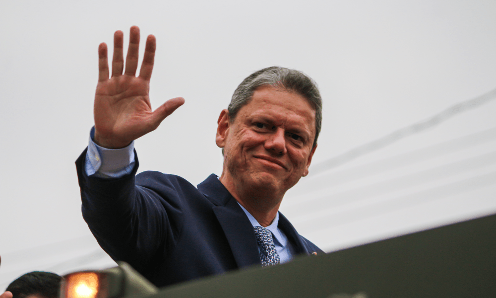 Tarcísio mais do que dobrou emendas voluntárias ao PT em 2025