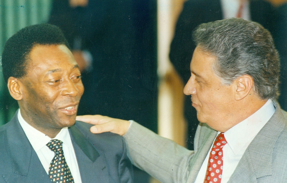Em 1995, Pelé, ministro do Esporte, participou do “7 no Pique”, da TV Record