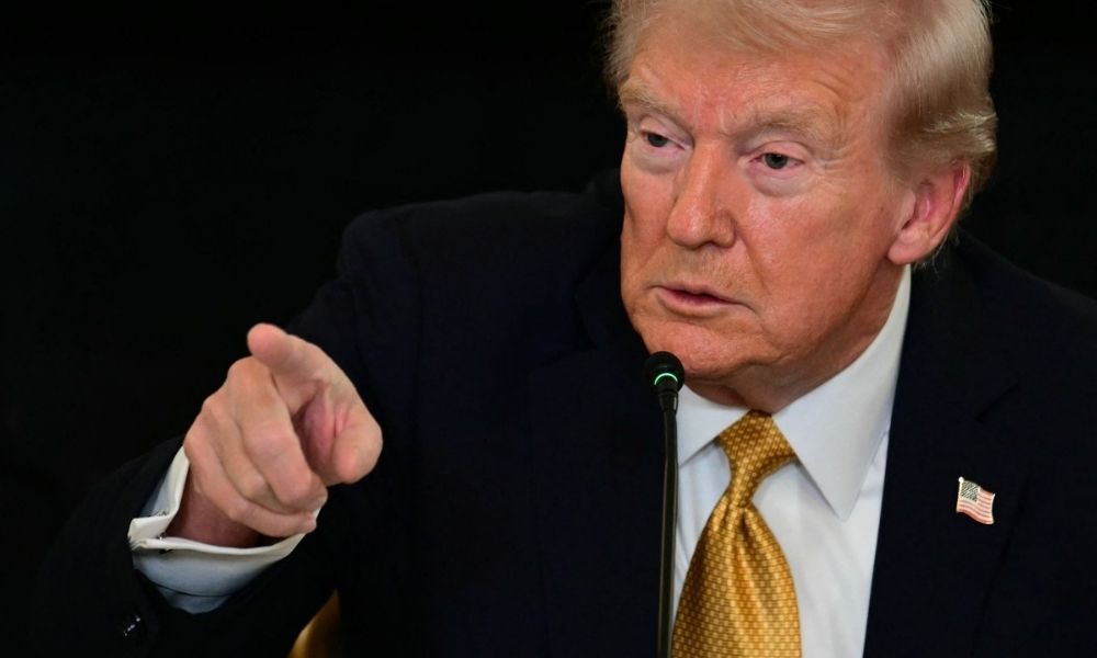 Sem citar a Venezuela, Trump promete ações terrestres contra cartéis de drogas