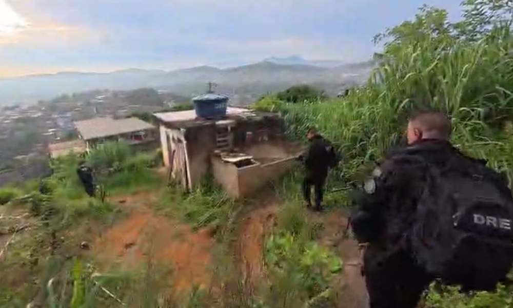 Menina é estuprada no Rio por sete pessoas após ordem do 'tribunal do tráfico', diz polícia