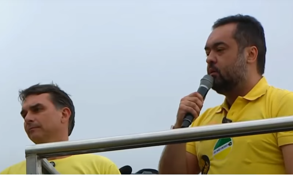 Cláudio Castro e Flávio pressionam pela anistia de Jair Bolsonaro