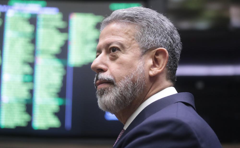 Lira anuncia pré-candidatura ao Senado e fará evento para impulsionar campanha