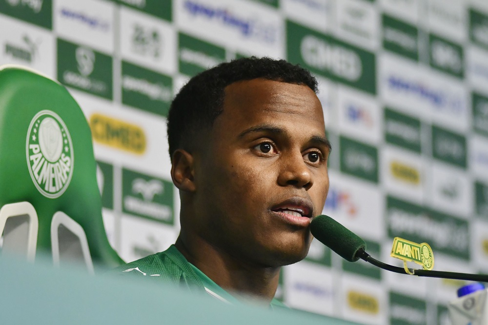 Árias diz que rejeitou o Flamengo por respeito ao Fluminense