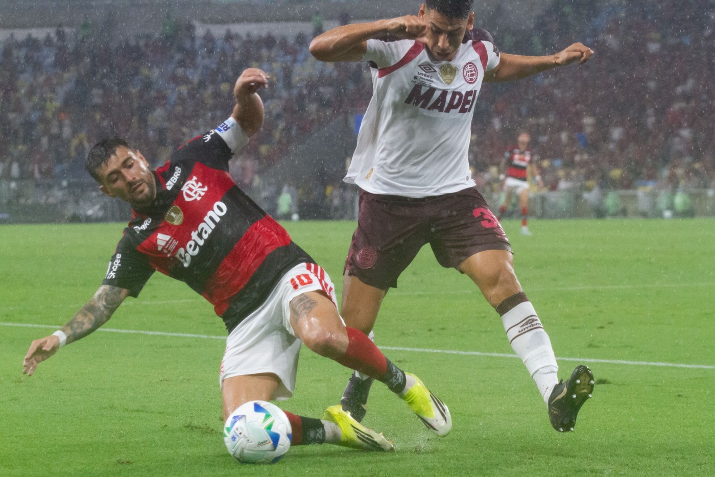 Lanús supera Flamengo na prorrogação e leva título da Recopa