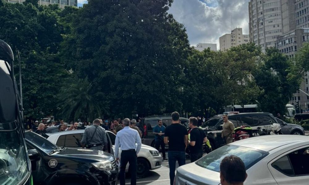 Troca de tiros na Faria Lima deixa um morto e quatro feridos em SP