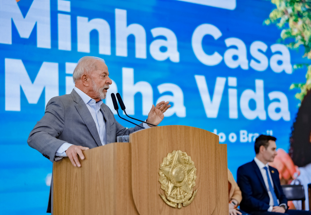 Governo brasileiro reage com cautela à fala de Trump sobre possível conversa com Lula