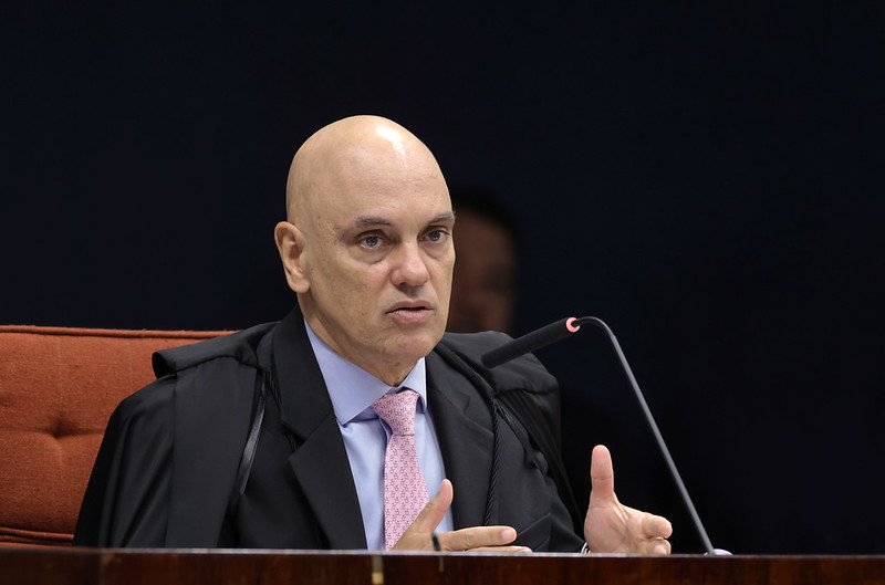 Alexandre de Moraes mantém prisão de ‘kids pretos’ e agente da PF pela trama golpista