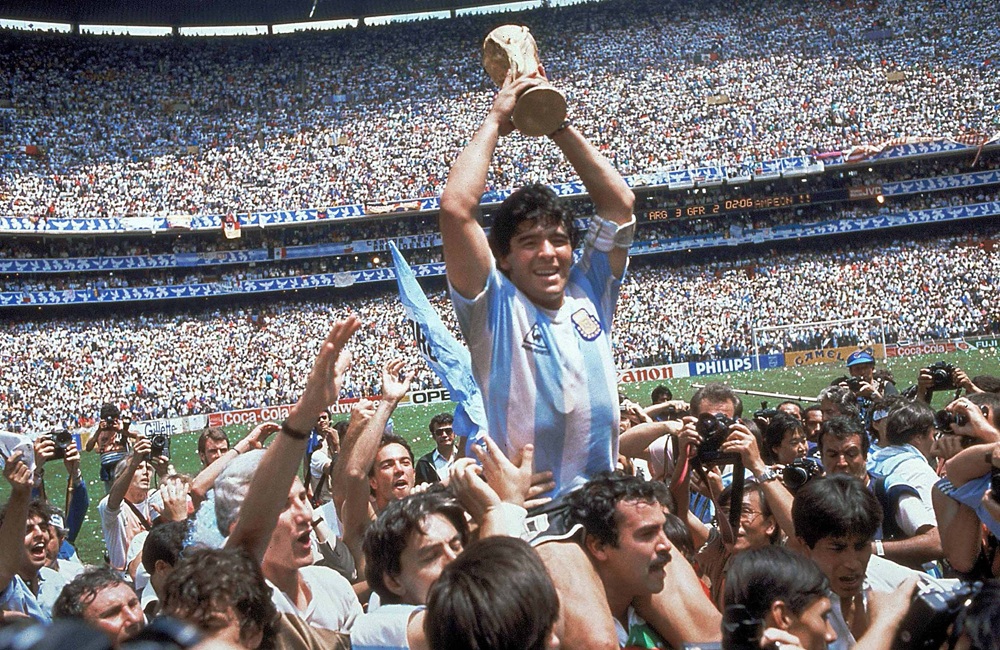 ‘Ninguém disse não para ele’ – Batistuta fala sobre a solidão de Maradona