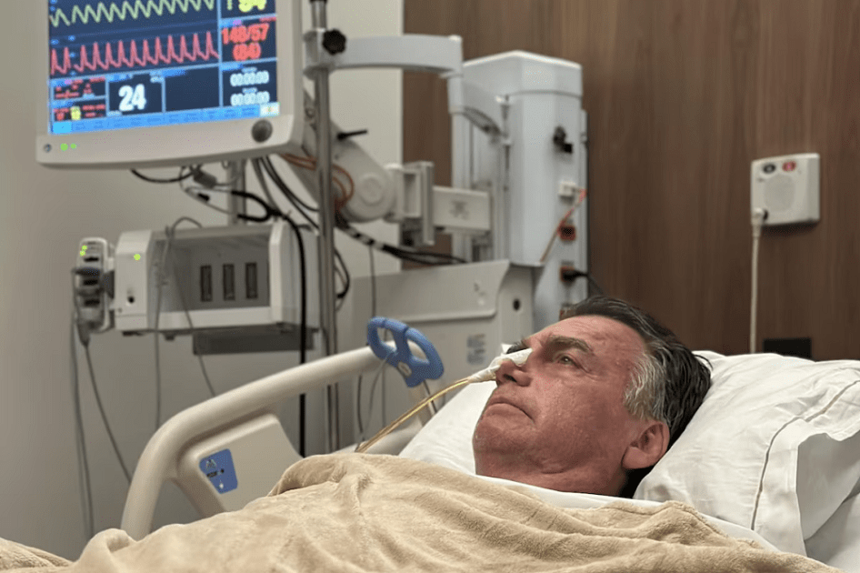 Ex-presidente Jair Bolsonaro (PL) segue internado na UTI do Hospital DF Star sem previsão de alta