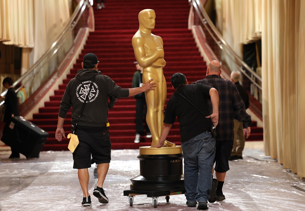 O tapete vermelho virou cinema: por que os looks de 2026 contam histórias melhores que os filmes