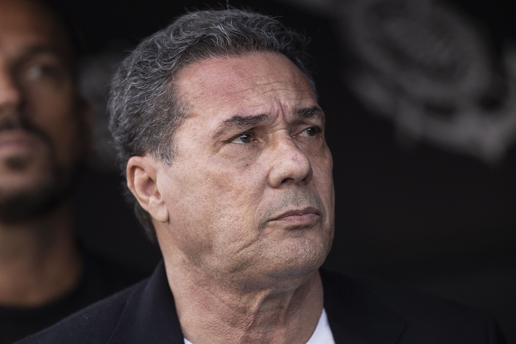 Luxemburgo recebe alta do hospital: ‘Enverga, mas não quebra’
