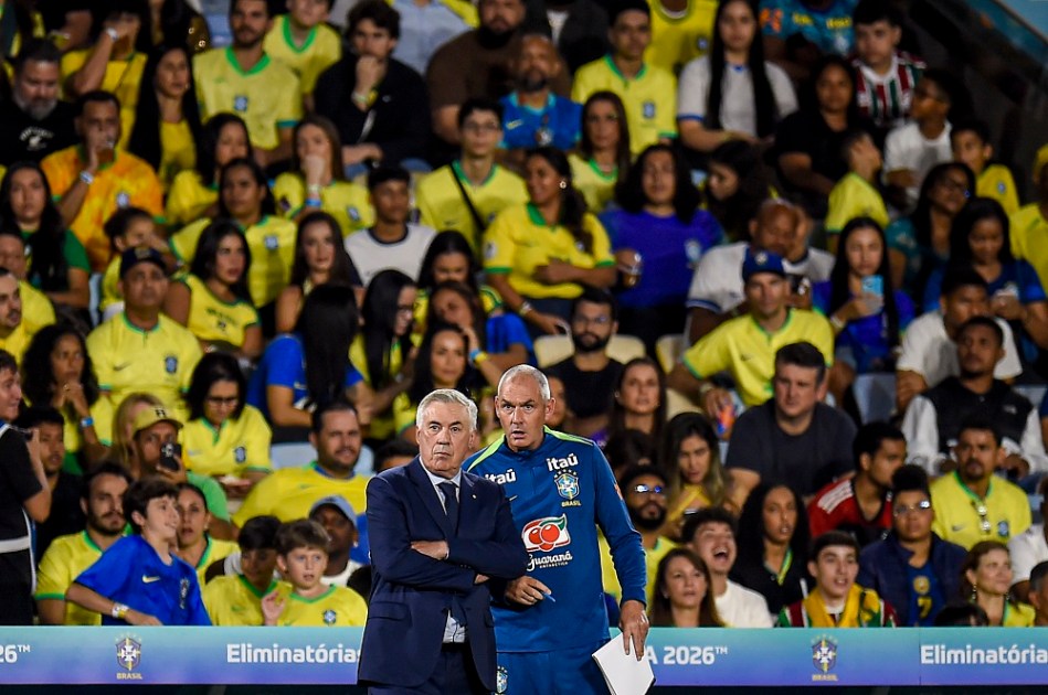 Carlo Ancelotti , durante partida Brasil x Chile. O Maracanã recebe nesta quinta (4)