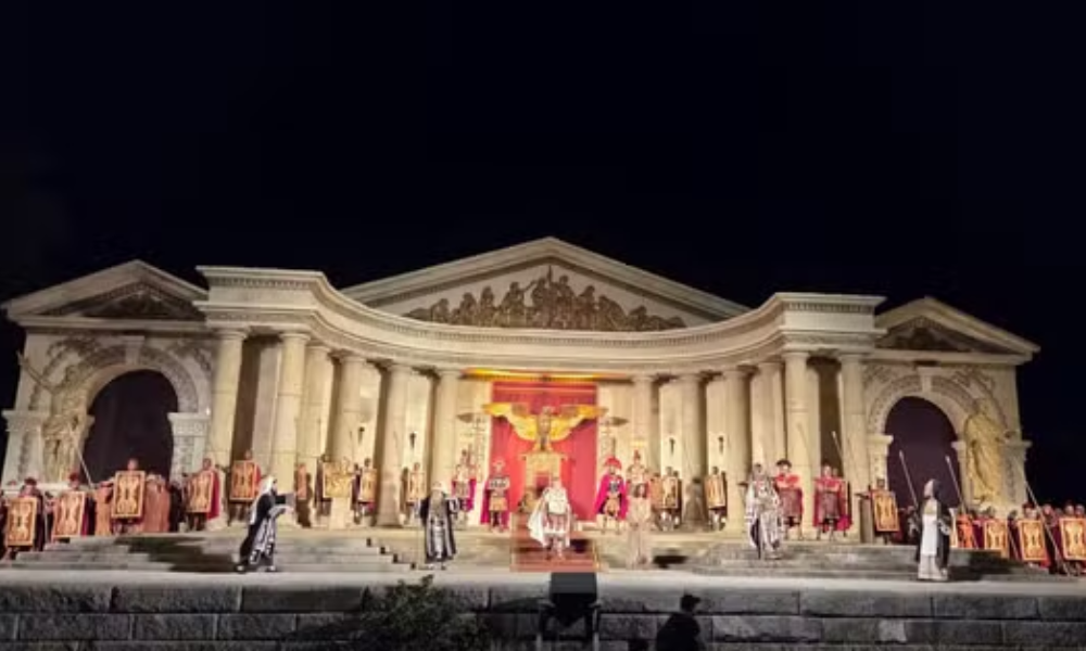 Encenação no espetáculo da Paixão de Cristo de Nova Jerusalém — Foto: Divulgação