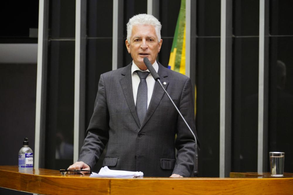 Correia, do PT, fala em ‘dupla blindagem’ bolsonarista no caso Banco Master