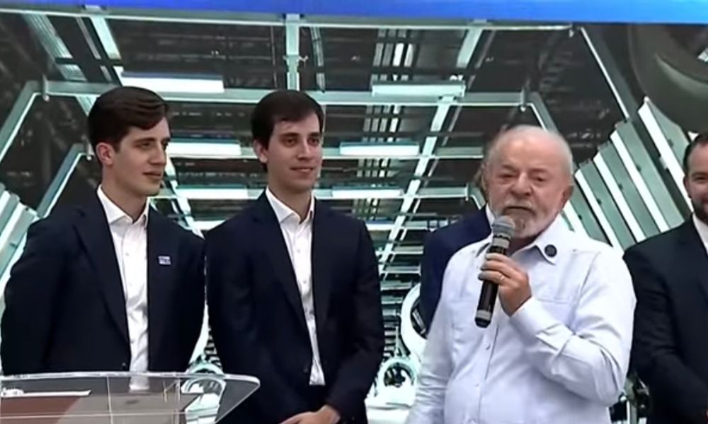 ‘China não deve ter esse problema’, diz Lula sobre cuidados e gastos com cachorros