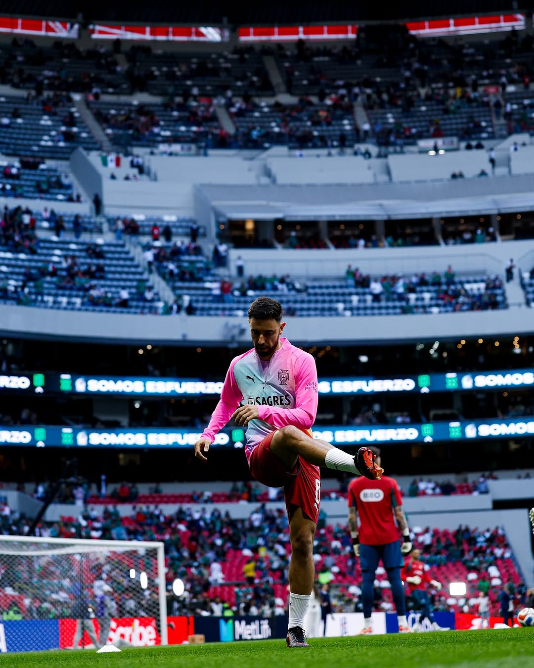 Estádio Azteca é reinaugurado com empate entre México e Portugal e morte de torcedor
