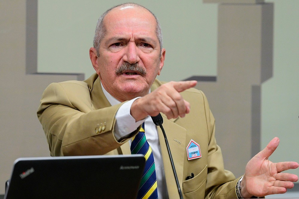 Rebelo rejeita rótulo de laranja e diz ter projeto para tirar Brasil do ‘pântano’