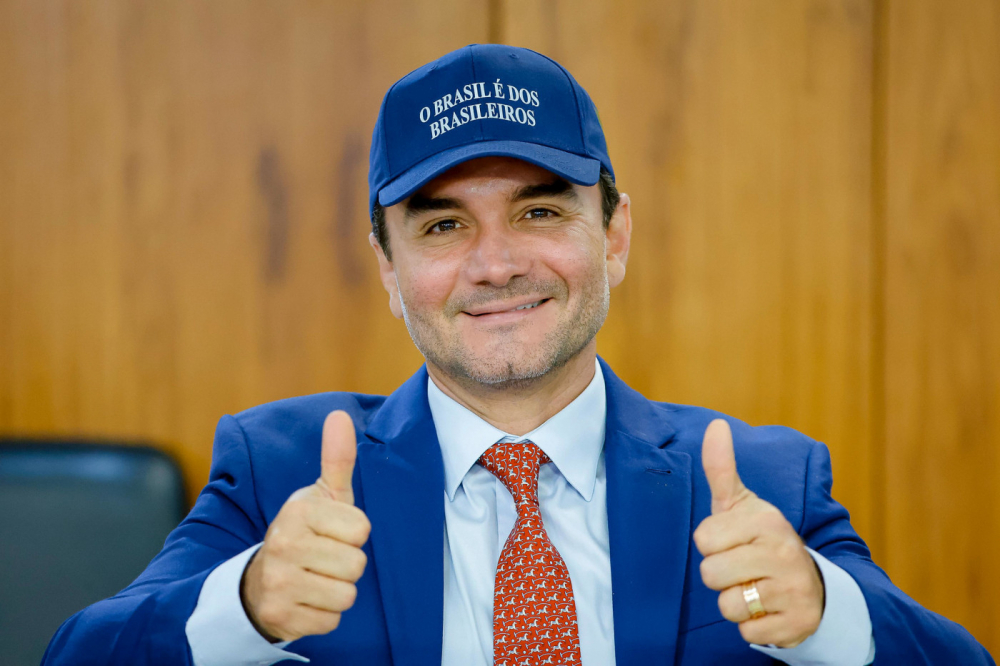 Cúpula do União Brasil dá tolerância até sexta-feira para Celso Sabino deixar governo