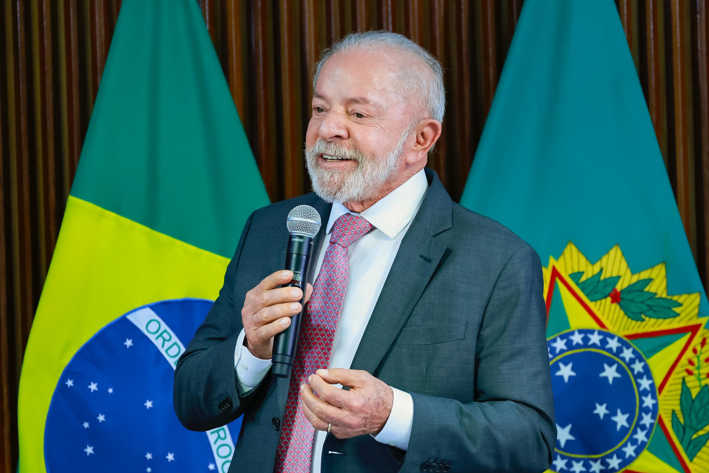 ‘Não decidi se vou ser candidato ainda’, diz Lula
