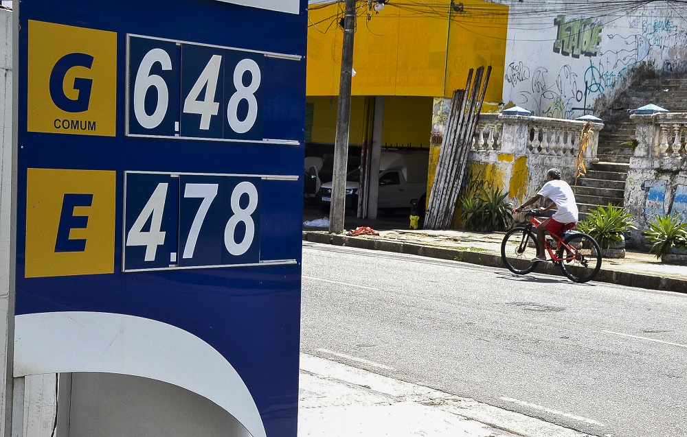 O fetiche por interferência de preços