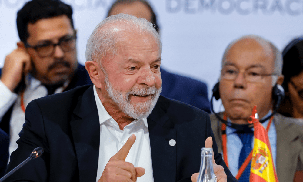 Lula chega à Alemanha para encontro com Friedrich Merz