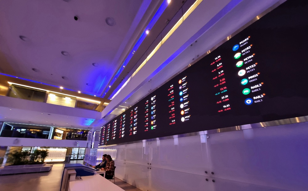 Ibovespa renova recorde e encosta nos 190 mil pontos puxado pela pesquisa Quaest
