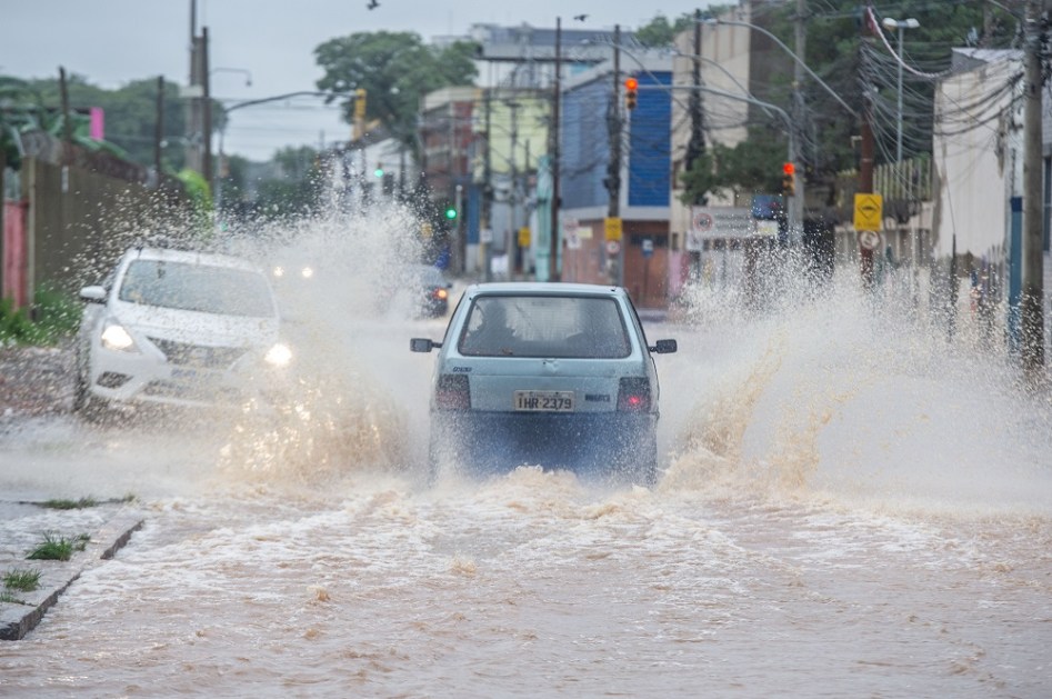 Enchente atinge a cidade de Porto Alegre, no Rio Grande do Sul