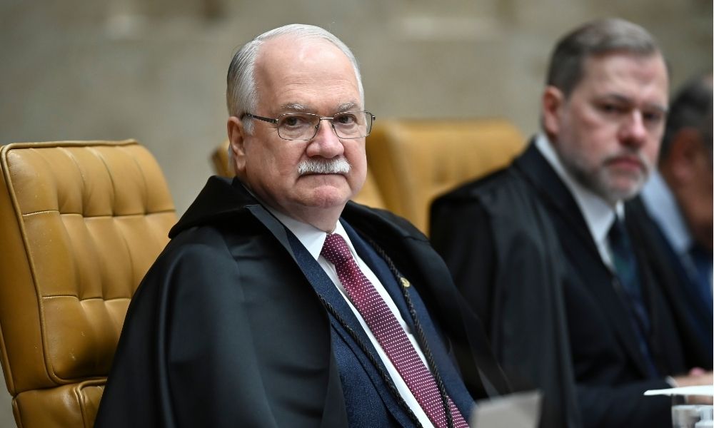 Fachin antecipa retorno a Brasília para conter desgaste do STF com condução de Toffoli no caso Master