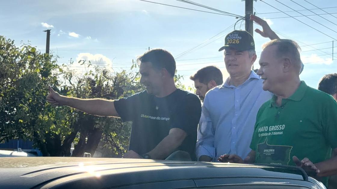 Flávio Bolsonaro em feira agropecuária em Sinop, no Mato Grosso