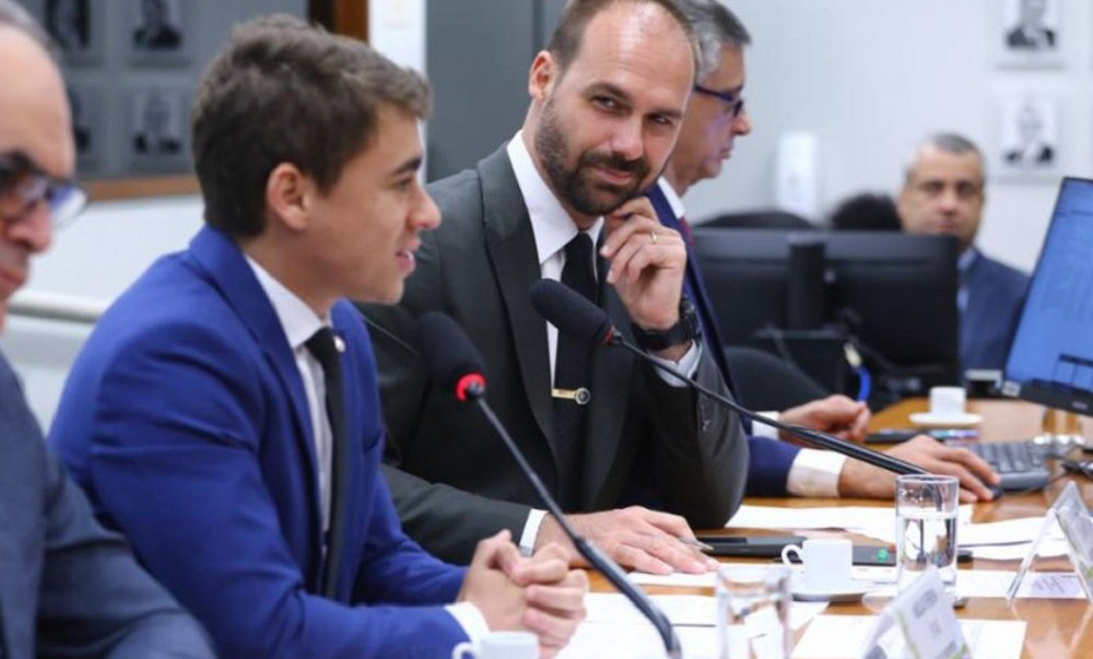 'É triste ver a que ponto o Nikolas chegou', diz Eduardo Bolsonaro