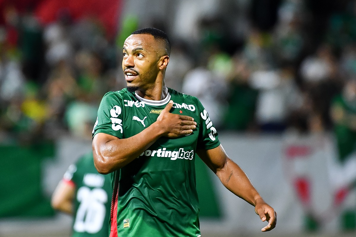 Com dois de Marlon, Palmeiras vence Grêmio e mantém vantagem na liderença