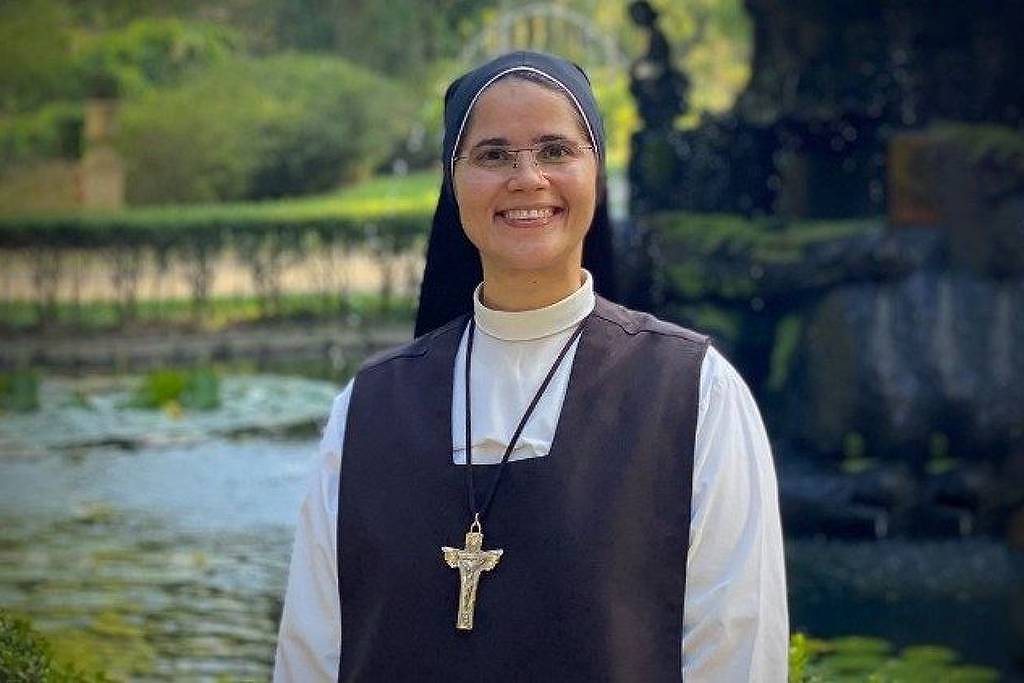Freira brasileira morre afogada ao tentar salvar companheiras em praia