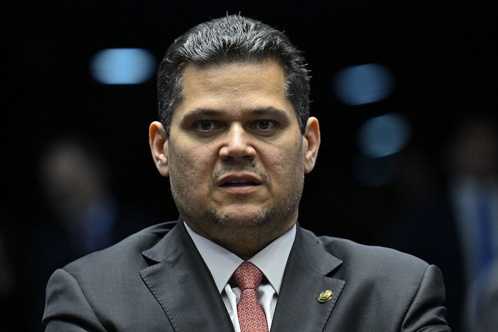 Suplente de Alcolumbre é indiciado pela PF por suspeita de desvio de recursos