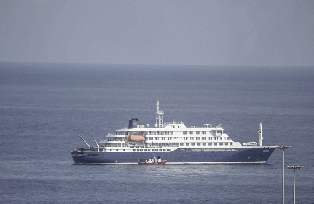 Capitão de navio com surto de hantavírus deixa a embarcação