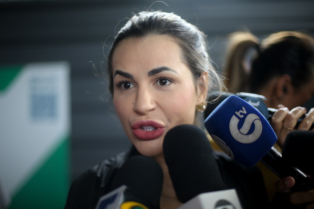 STJ nega pedido de liberdade a Deolane Bezerra
