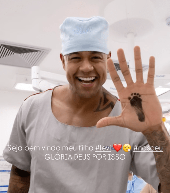 Léo Santana no nascimento do filho
