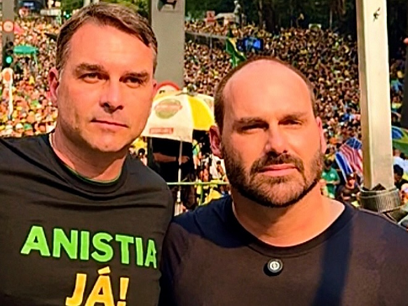‘Traição’: Carlos e Eduardo Bolsonaro se manifestam após Zema criticar Flávio