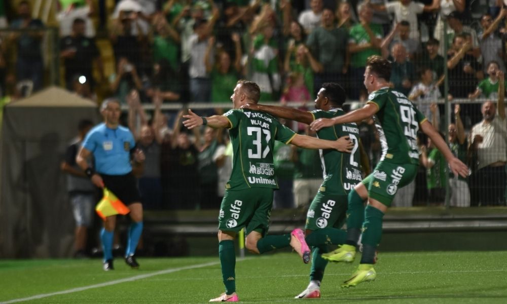 Chapecoense x Vitória: onde assistir ao vivo, horário e transmissão
